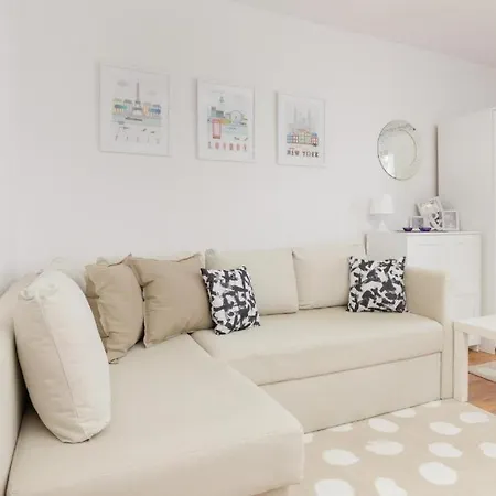 Apartman Wola Oasis - Cosy Near Metro Station Varsó