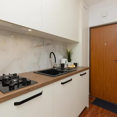 Apartment Wola Oasis - Cosy Near Metro Station Warsaw
