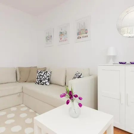 Wola Oasis - Cosy Near Metro Station